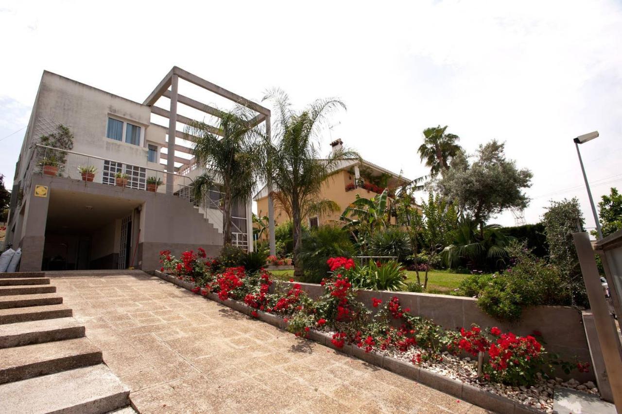 Casa Vacacional Dhalia Holiday home Dos Hermanas
